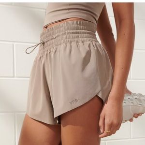 Abercrombie YPB Flyaway Shorts, Oat, Size M
